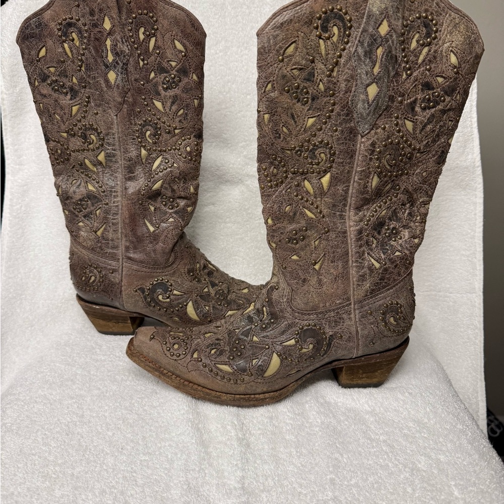 Corral Brown Embroidered Boots - image 1